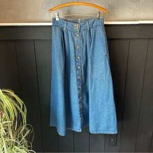 Vintage Cabin Creek Women's Pleated‎ Denim Button Front Skirt Mid Wash  size 10